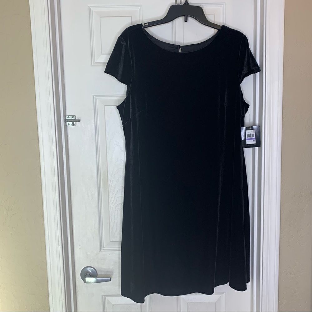 JH Classic Black Dress Size 18 Cap Sleeves